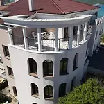 Ashram 호텔