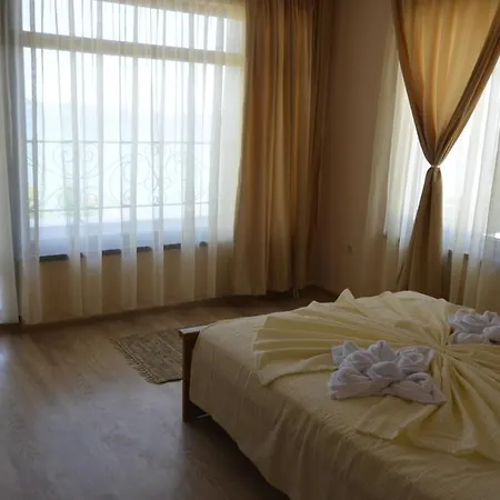 Ashram 3* Primorszko