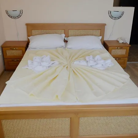 Ashram Szálloda 3*