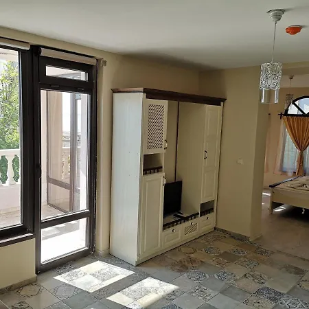 Ashram Szálloda 3*