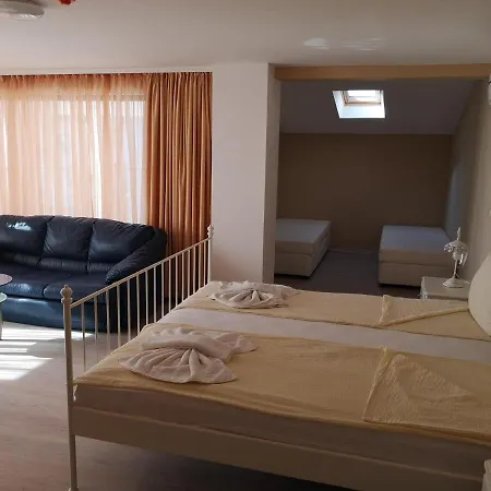 Ashram Szálloda 3*