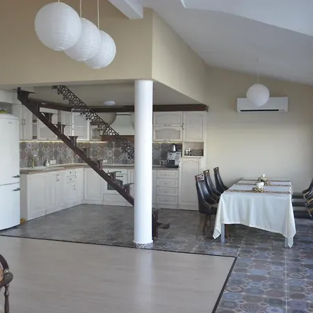 Ashram 普里莫尔斯科