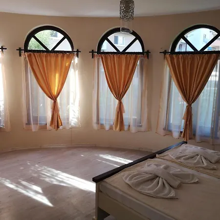 Hotel Ashram