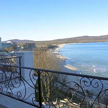 Hotel Ashram 3*